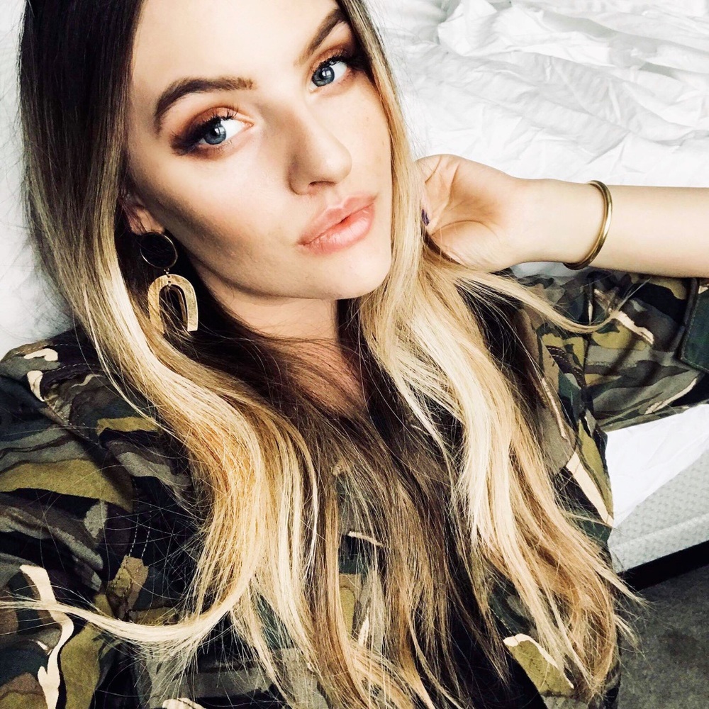 Meet your Posher, Ashley